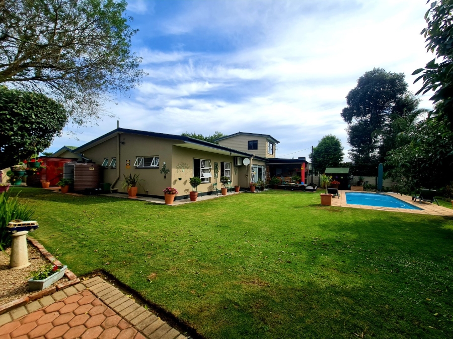 4 Bedroom Property for Sale in Bergsig Western Cape